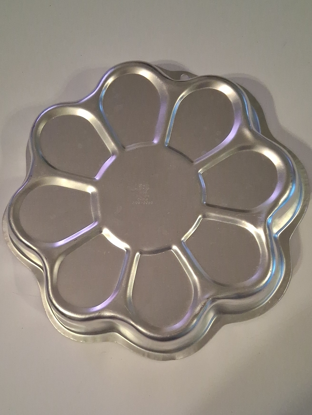 Wilton 1998 Flower Cake Pan